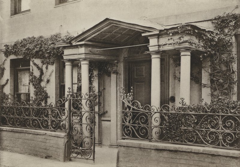 Doorway, arkadowy ganek w Wimborne, Dorset (zdjęcie czarno-białe) autorstwa William Galsworthy Davie