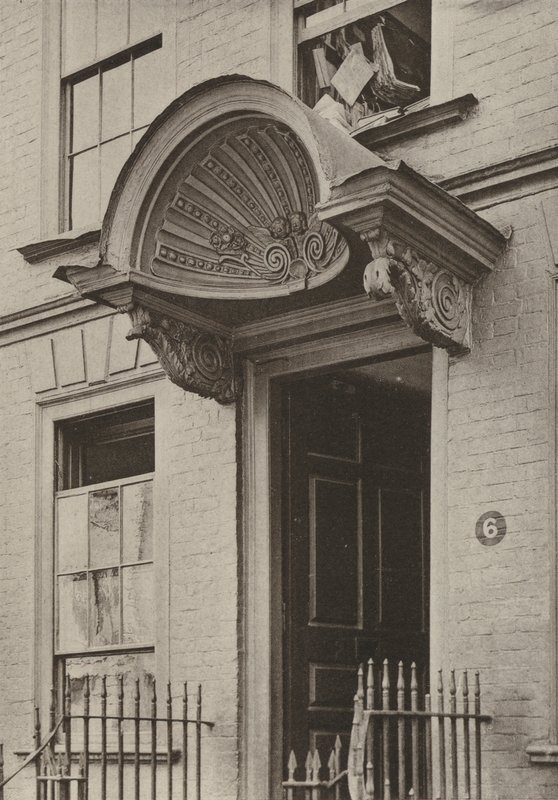 Drzwi, Bristol (zdjęcie czarno-białe) autorstwa William Galsworthy Davie