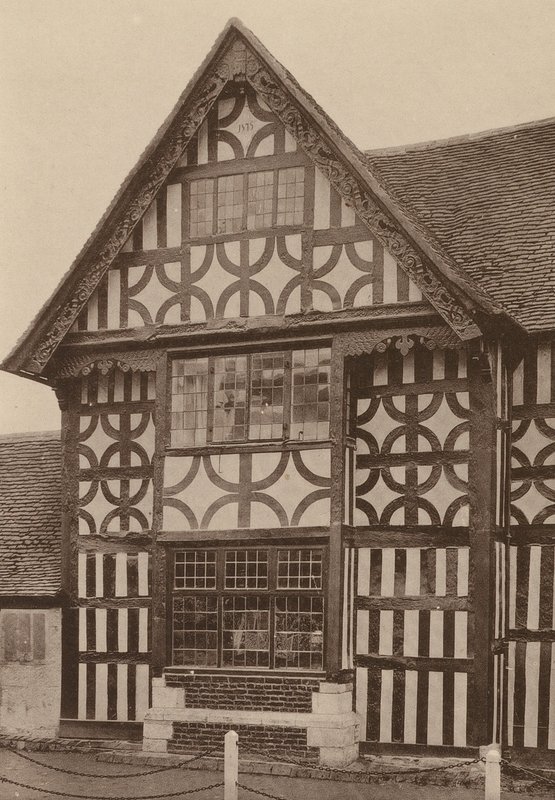 "The Middle House", Mayfield, Sussex, datowane na 1575 r. (zdjęcie czarno-białe) autorstwa William Galsworthy Davie