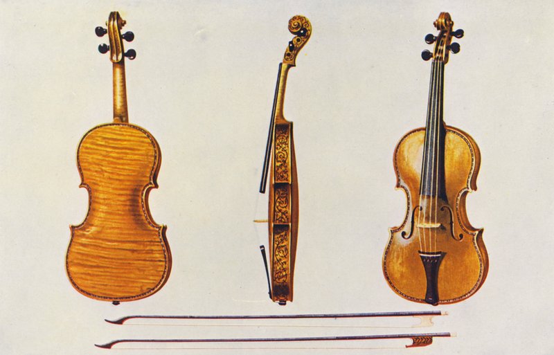 Instrumenty muzyczne: Skrzypce, Hellier Stradivarius i dwa stare smyczki z fletem (kolorowa litografia) autorstwa William Gibb