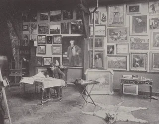 Francuski malarz Alfred Philippe Roll w swoim studio (zdjęcie czarno-białe)