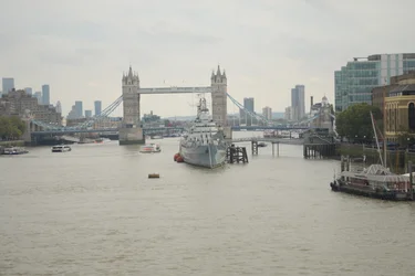 Most Londyński nad Tamizą w samym sercu Londynu