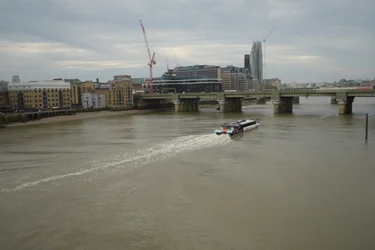 Most Londyński nad Tamizą w samym sercu Londynu