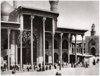 Brama wejściowa meczetu Kadimain prowadząca do grobowca Imama Moosa Al Kadima, 1925