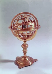 Sfera armilarna wykonana w systemie Ptolemeusza, Rzym, 1648 (mosiądz) (patrz także 75480)