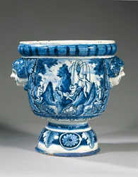 Delft niebiesko-biała dwuuchwytowa urna ogrodowa z mitologicznym postumentem