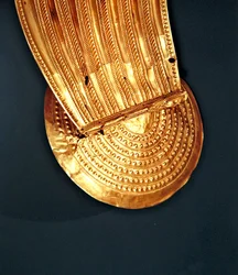 Obroża, Ardcrony, County Tipperary, późna epoka brązu, 800-700 pne (złoto) (szczegóły) (patrz także 390400)