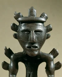 Prehistoria: brązowa figurka wojownika Tresora Galicji (Kostroma, Rosja). 1500 pne. Epoka brązu. Moskwa, Państwowe Muzeum Historyczne