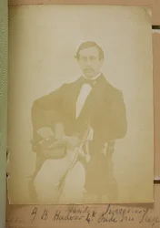 Asst Surgeon G.B. Hadow, 4th Oude Irr Siege, ok. 1856-57 (zdjęcie czarno-białe)