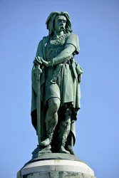 Kolosalny posąg Wercyngetoryksa (72-46 p.n.e.), wodza Galów - rzeźba Aimé Milleta (1819-1891), wysoka na 6,60 m, wzniesiona w 1865 roku w zachodniej części Mont Auxois (cokół o wysokości 7 m autorstwa Viollet-le-Duca), Alise-Sainte-Reine, 1865