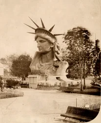 Głowa Statuy Wolności na wystawie w Paryżu 1883 r.