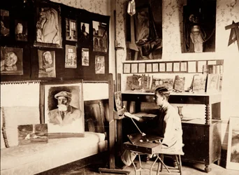 Artysta Guglielmo Ghini w swoim studio, Ponte a Vingone, Scandicci, Florencja, 09/1920 (zdjęcie czarno-białe)