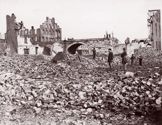 Ruiny na końcu mostu kolejowego Richmond i Petersburg, Richmond, 1861-65.
