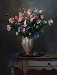 Elegancka kompozycja kwiatowa
