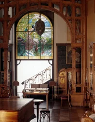 Art Nouveau: widok mieszkania „”Nowoczesny styl”” z witrażami Alphonse Mucha (1860-1939), Musee des Arts Decoratifs Paris