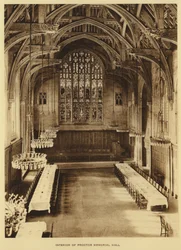 Princeton University: Wnętrze Proctor Memorial Hall (zdjęcie czarno-białe)
