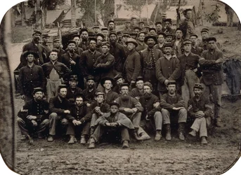 Pełna firma Bluecoats w kwaterach zimowych, ok. 1861-1865