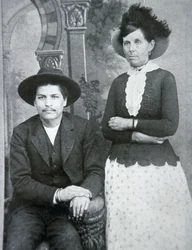 Belle Starr ze swoim kochankiem „Blue Duck” (zdjęcie czarno-białe)