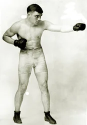 Leo Houck, 1911 (zdjęcie w sepii)