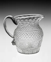 Dzbanek na śmietankę, ok. 1820-1840 (szkło ołowiowe)