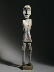 Figura kubełkowa, Chippewa, koniec XIX w. (drewno, żelazne gwoździe i pigment)