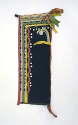 Kaptur, Chippewa, ok. 1840 (wełna, szklane koraliki i jedwabna wstążka)