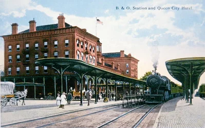 Pocztówka z Baltimore and Ohio Railroad Station i Queen City Hotel, Cumberland, Maryland, ok. 1910 (kolor lito)