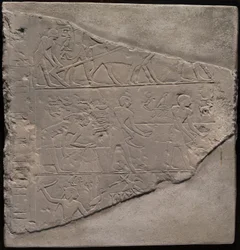 Fragment steli przedstawiającej orkę, żniwa i pasterstwo