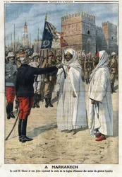 „Generał Hubert (Louis-Hubert-Gonzalve) Lyautey (1854-1934) wręcza krzyż Legii Honorowej kaidowi (paszy) Thami El-Glaoui (El Glaoui) (1879-1956) i jego bratu w Marrakeszu, Ilustracja Maroka zaczerpnięta z „The Petity Journal” 25 A