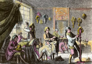 Moda Ludwika XV: widok wnętrza fryzjera z perukami. Grawer około 1755 r. Kolekcja prywatna