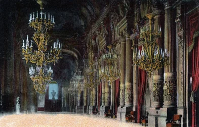 Paryż: widok na wielki foyer Opery Garnier. Zdjęcie z 1920 roku w „Albumie Artystycznym” miasta Paryża. Prywatna kolekcja.