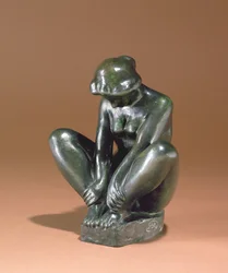 Dziewczyna trzymająca się za obie stopy, 1920 (brąz)