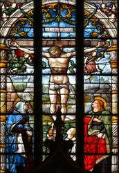 Ukrzyżowanie z Matką Boską, św. Janem i Marią Magdaleną u stóp Krzyża - Witraż w kaplicy Najświętszego Sakramentu pędzla Arnauda de Moles (1470-1520) ukończony w 1513 r. - Cathedrale Sainte Marie d