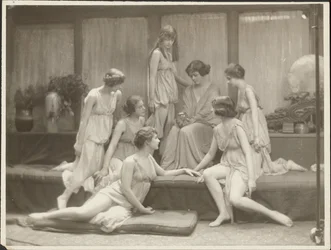 [Isadora Duncan i grupa]