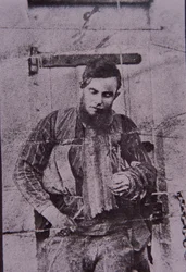 Członek Kelly Gang Joe Byrne zawieszony po śmierci, 29 czerwca 1880 (zdjęcie czarno-białe)
