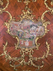 Detal boazerii inkrustowanej perską miniaturą ogrodu rozkoszy z ludźmi biesiadującymi z Millionen-Zimmer, autorstwa Nikolausa Pacassi (1716-99) (złocone drewno figowe)