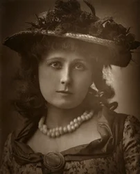 Brytyjska aktorka Helen Forsyth w Sofii, 1886