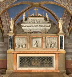 Krypta, ołtarz główny z Arką świętych Marcellina i Piotra Egzorcysty, wyk. Benedetto Briosco 1506-08, przekomponowany przez Matteo Galletti 1609