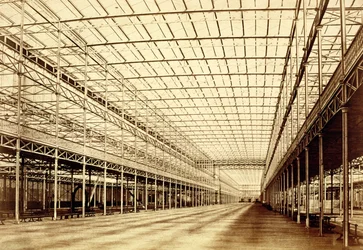 The Nave w Crystal Palace, Hyde Park, marzec 1852 (odbitka albumowa z negatywu kalotypu)