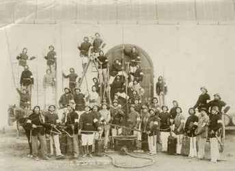 Grupowe ujęcie strażaków w Zichron Yaacov, ok. 1898-1900