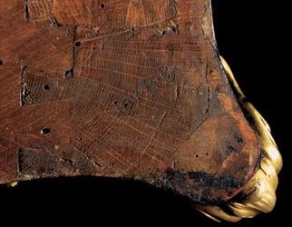 Komoda, ok. 1745 (japoński lakier na ormolu i ebonizowane drewno)