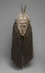 Maska Bolo, Burkina Faso (drewno, pigment i włókno)