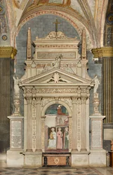 Północny transept, ołtarz św. Michała Archanioła, za ołtarzem freski Bonifacego Bembo, św. Akwiliny i św. Katarzyny Aleksandryjskiej Dziewica z Dzieciątkiem, powyżej symbol Umilitasa