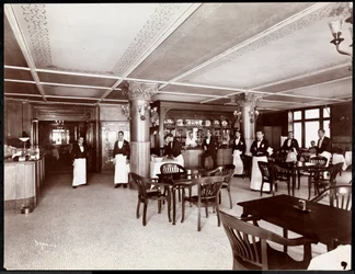 Kawiarnia w Hotelu Majestic, 1902 (srebrny odbitka żelatynowa)