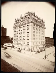 Hotel Navarre, 7th Avenue i 38th Street, Nowy Jork, 1908 (srebrny odbitka żelatynowa)