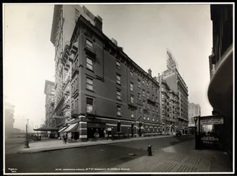 Hotel Woodward, Broadway i 55th Street, Nowy Jork, 1920 (odbitka żelatynowa)