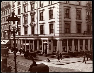 Hotel St. James, północno-wschodni róg Broadwayu i 26. lub 27. ulicy, Nowy Jork, 1896 (odbitka żelatynowa)