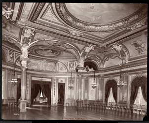 Sala balowa w Hotelu Savoy, ok. 1895-96 (srebrny odbitka żelatynowa)