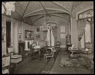 Salon posiadłości Helen Gould (późniejsza rezydencja Jaya Goulda) w Tarrytown, Nowy Jork, 1893-94 (srebrny odbitka żelatynowa)