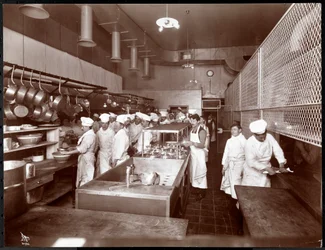 Kuchnia w hotelu Philadelphia Ritz-Carlton, 1913 (srebrny odbitka żelatynowa)